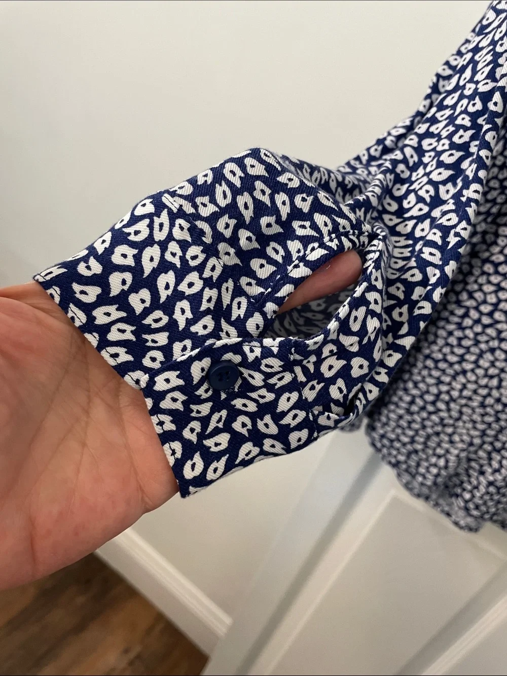 Amazon Essentials Navy/White Petals Blouse L - Picture 3 of 11